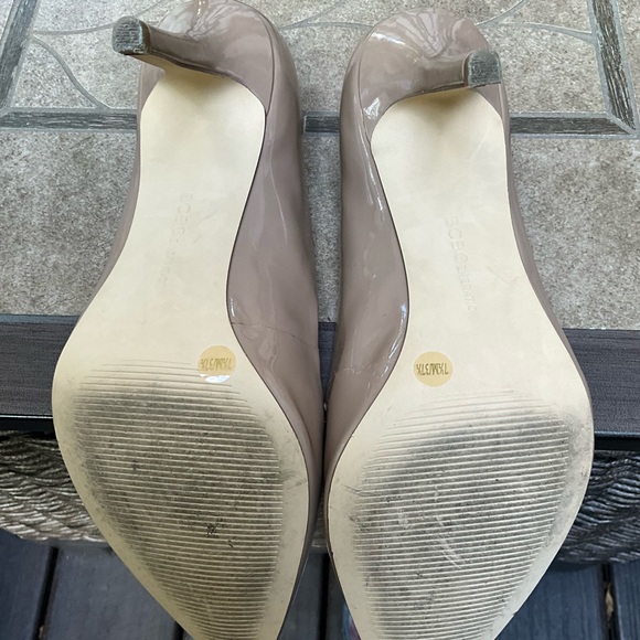 BCBG Women's Nude Patent Heels - Picture 5 of 8